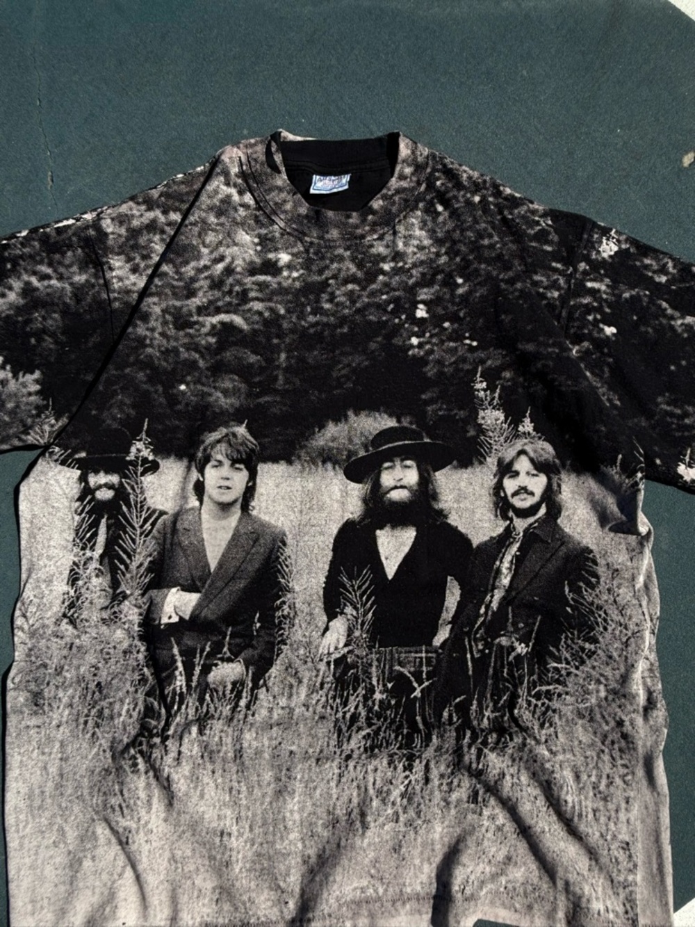 Vintage 1995 The Beatles Band AOP Tshirt - Picture 2 of 9